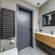 Двери для ванной комнаты и туалета
